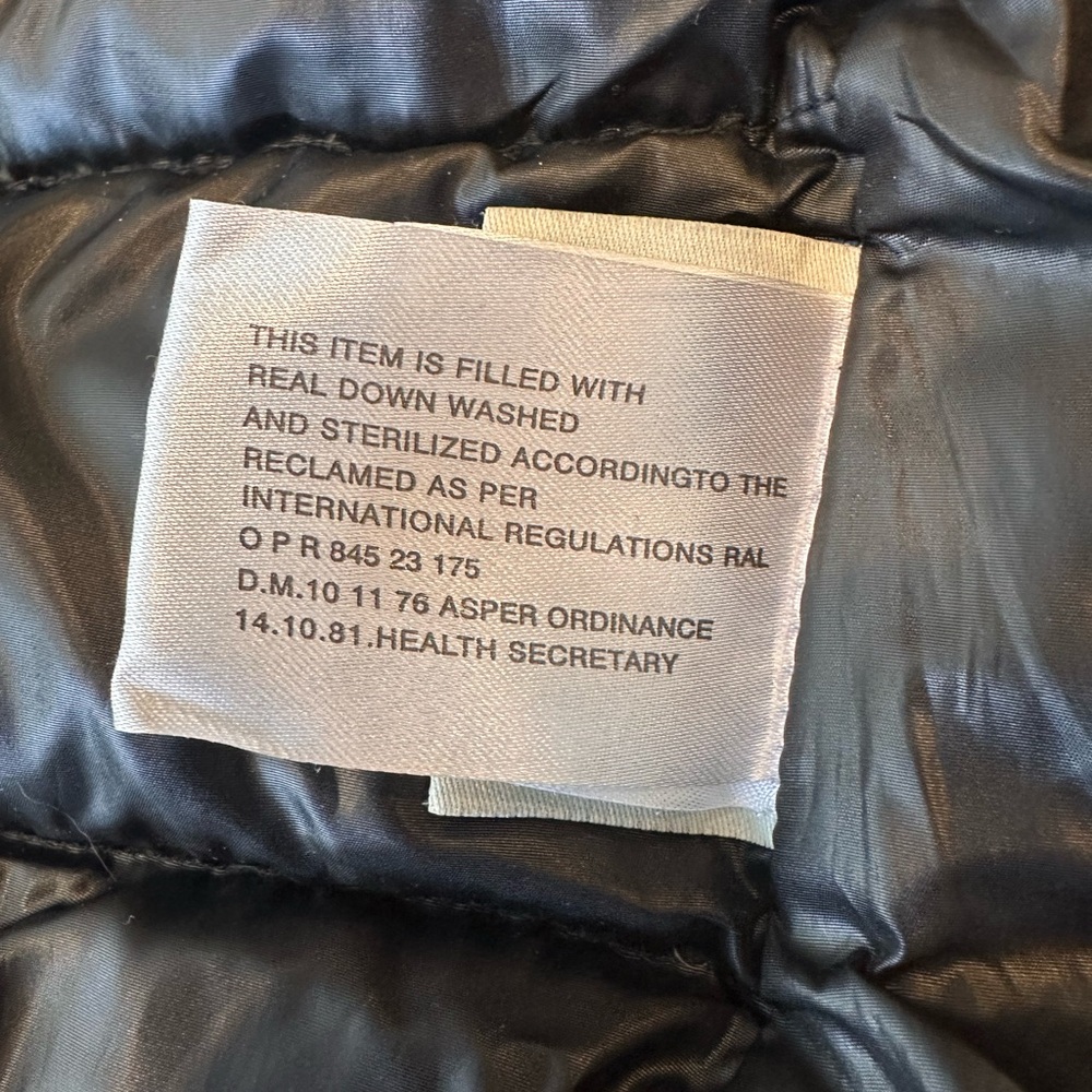 Black down filled puffer coat with removable hood - Picture 9 of 12